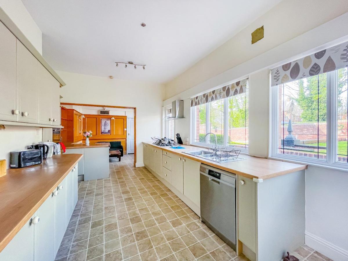 *Rg9Bc* For Your Most Relaxed & Cosy Stay + Free Parking + Free Fast Wifi * Leeds  Exteriör bild
