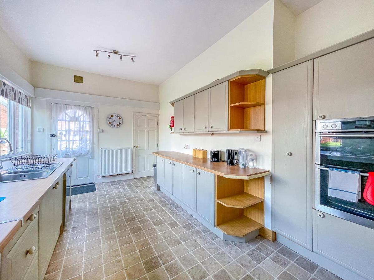 *Rg9Bc* For Your Most Relaxed & Cosy Stay + Free Parking + Free Fast Wifi * Leeds  Exteriör bild